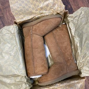 Chestnut/ dark brown ugg tall boots size 9